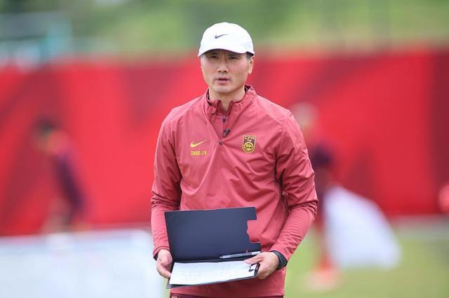 必发-国足不败战绩结束迪拜拉练，国脚连夜回国投入俱乐部备战